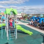 VECINOS Y VECINAS YA DISFRUTAN DEL NUEVO PUNTO DE ENCUENTRO EN EL BARRIO CABO PEÑA